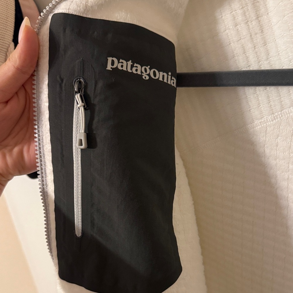 Patagonia R3 Regulator Fleece Hoody - Picture 4 of 6